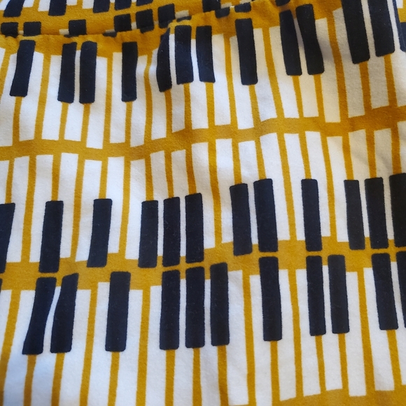 Lularoe leggings piano keys - one size - Picture 4 of 5